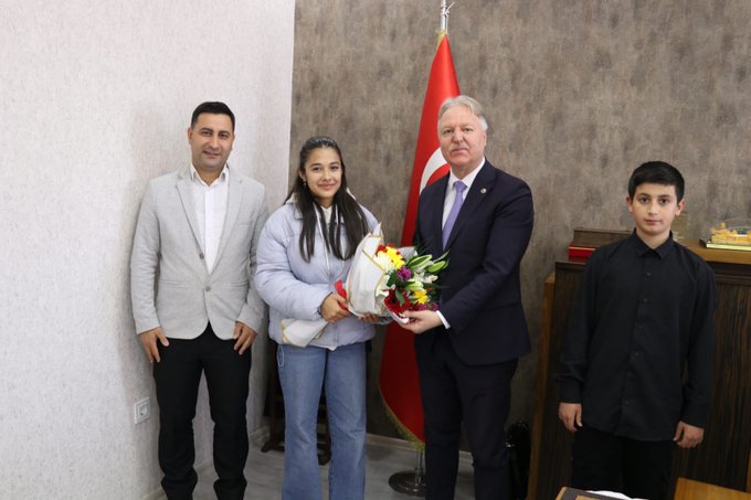 24 Kasım’da Çocuklardan Anlamlı Ziyaret