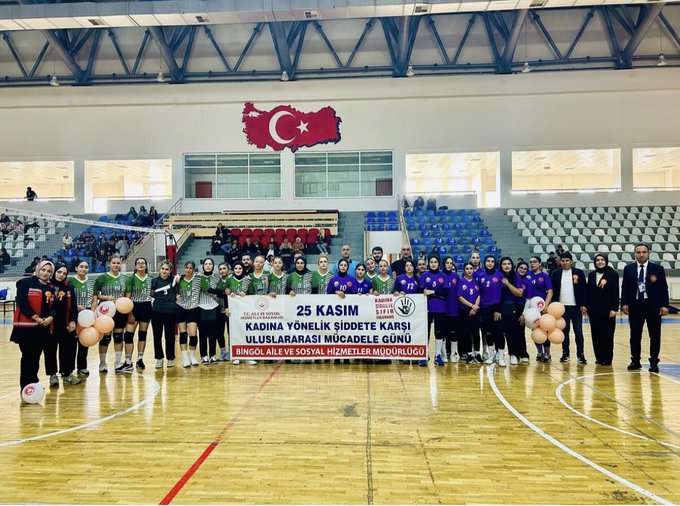 25 Kasım Kadına Yönelik Şiddetle Mücadele Günü kapsamında voleybol maçında farkındalık çalışması gerçekleştirdik.