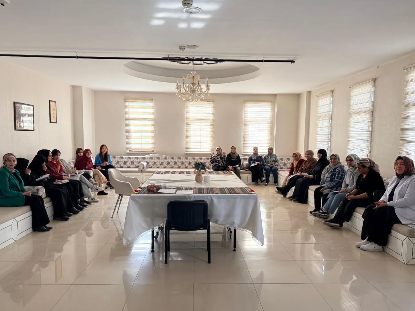 Aile İçi Kadına Karşı Şiddetle Mücadele Konulu Bilgilendirme Eğitimi Gerçekleştirildi