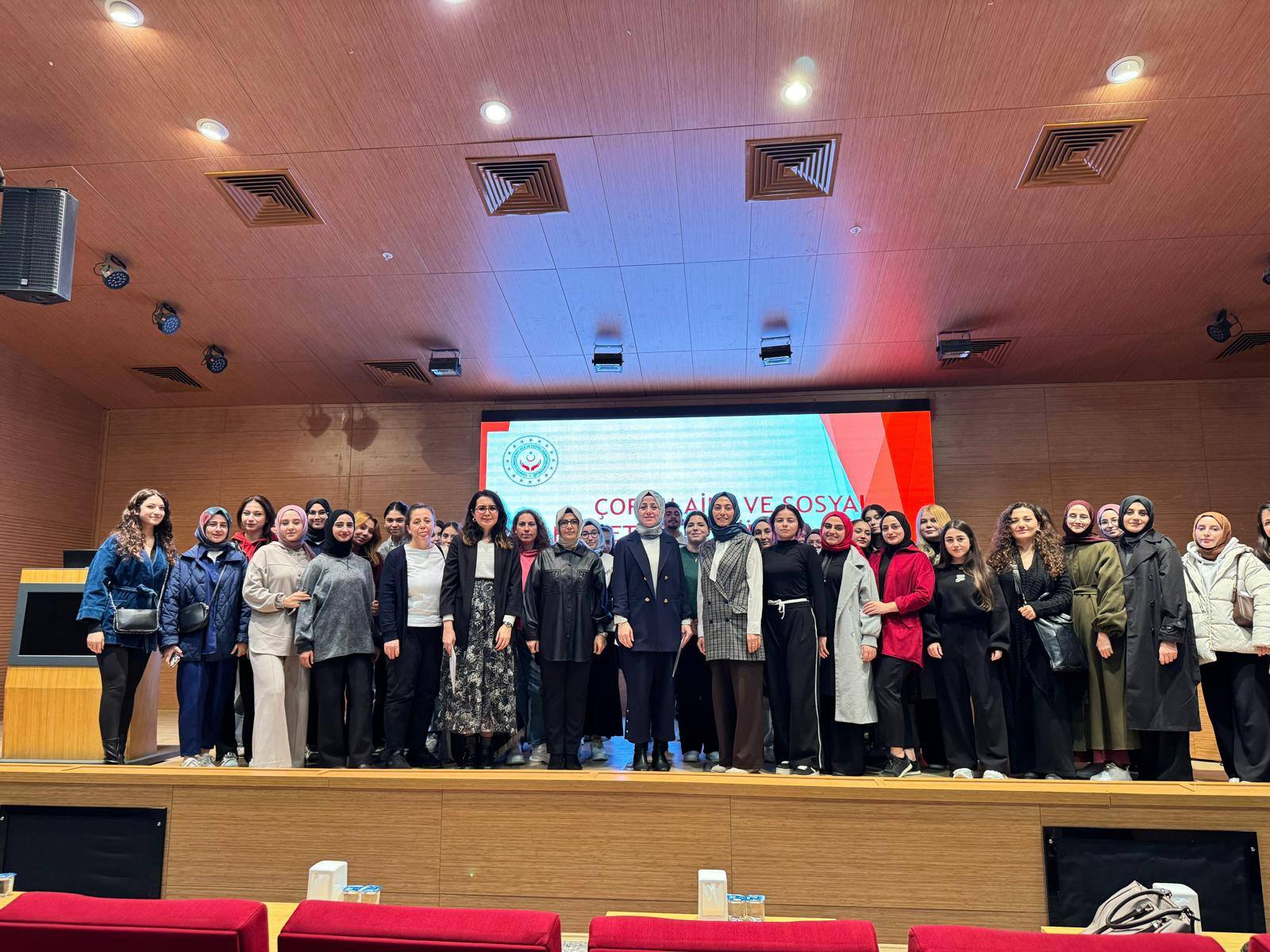 Hitit Üniversitesi’nde “Çocuk Evlerinin İşleyişi ve Gönüllülük” Tanıtımı Gerçekleştirildi