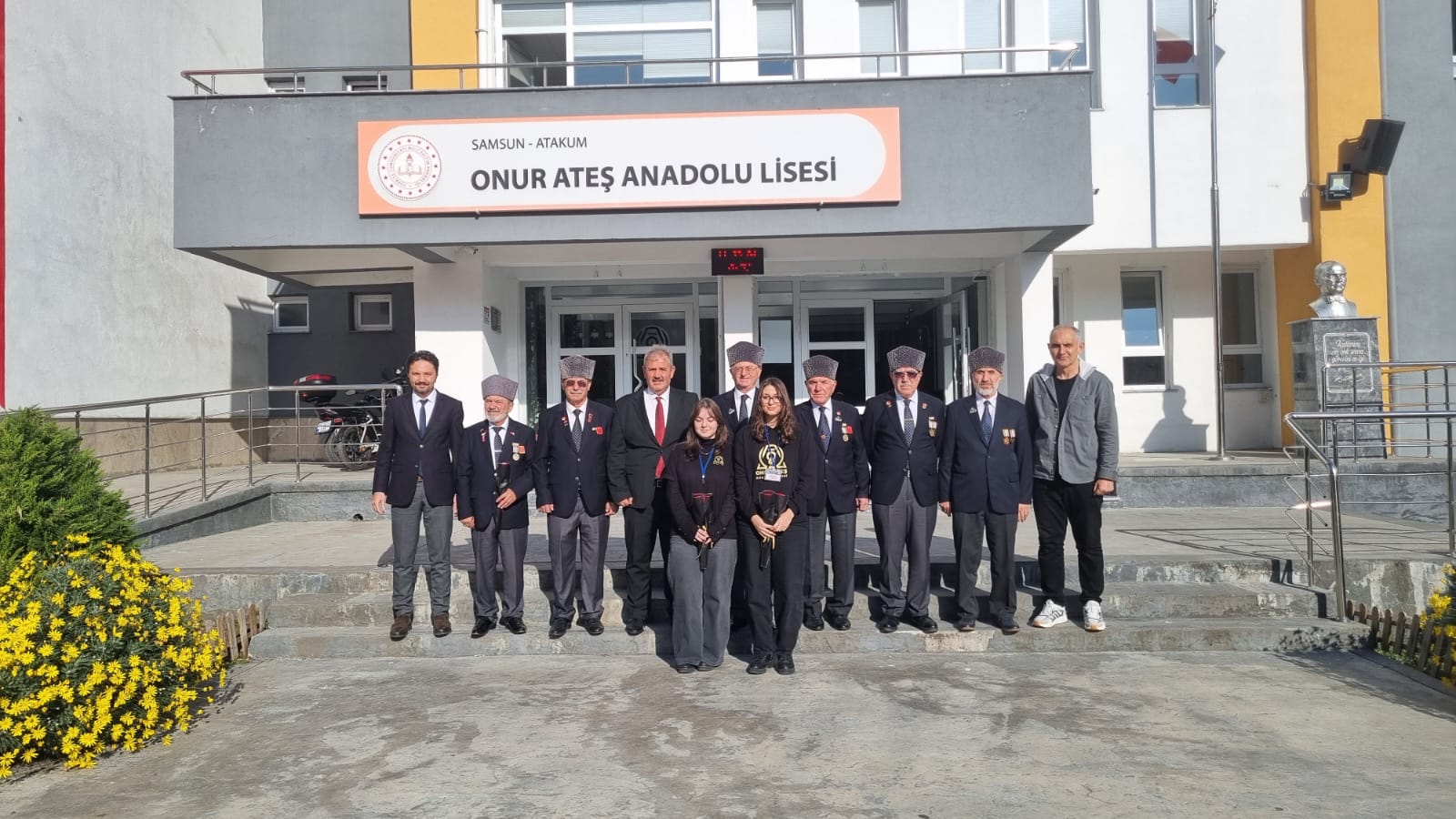 Vatan ve Kahramanlık Buluşmaları: Gazilerimiz Öğrencilerle Bir Araya Geldi  