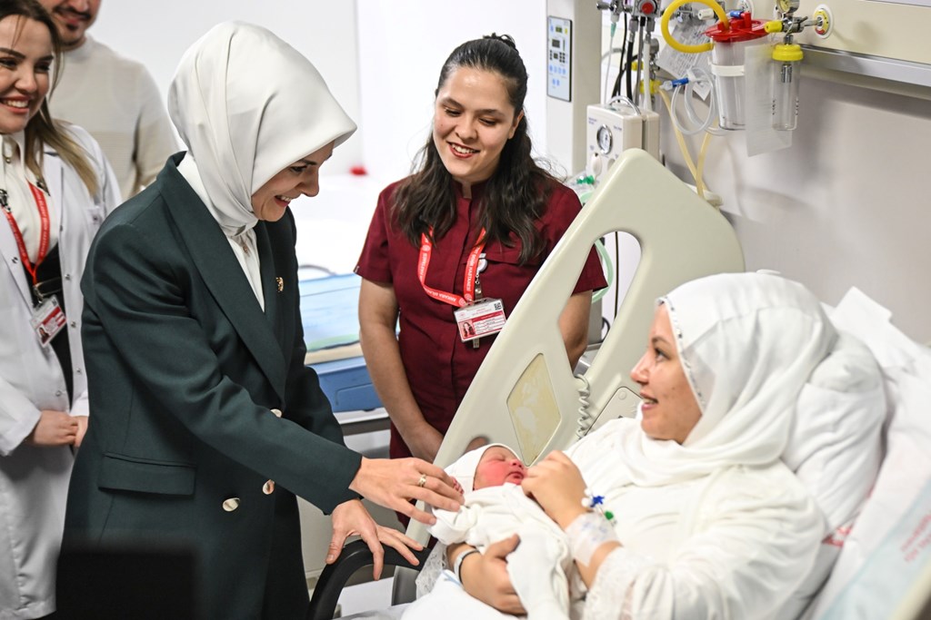 Bakanımız Göktaş: "Kasım ayı doğum yardımı ödemelerini bugün itibarıyla annelerin hesaplarına yatırdık"