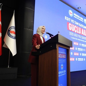Bakanımız Göktaş "Eşit ve Tam Katılım İçin Güçlü Aile: 2025 Aile Yılı Çalıştayı"na katıldı - fotoğraf 2
