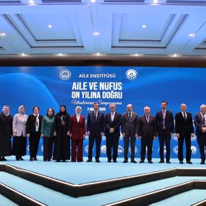 Cumhurbaşkanı Yardımcısı Cevdet Yılmaz ve Bakanımız Göktaş, "Aile ve Nüfus On Yılına Doğru Uluslararası Sempozyumu"nun kapanış programına katıldı - fotoğraf 2