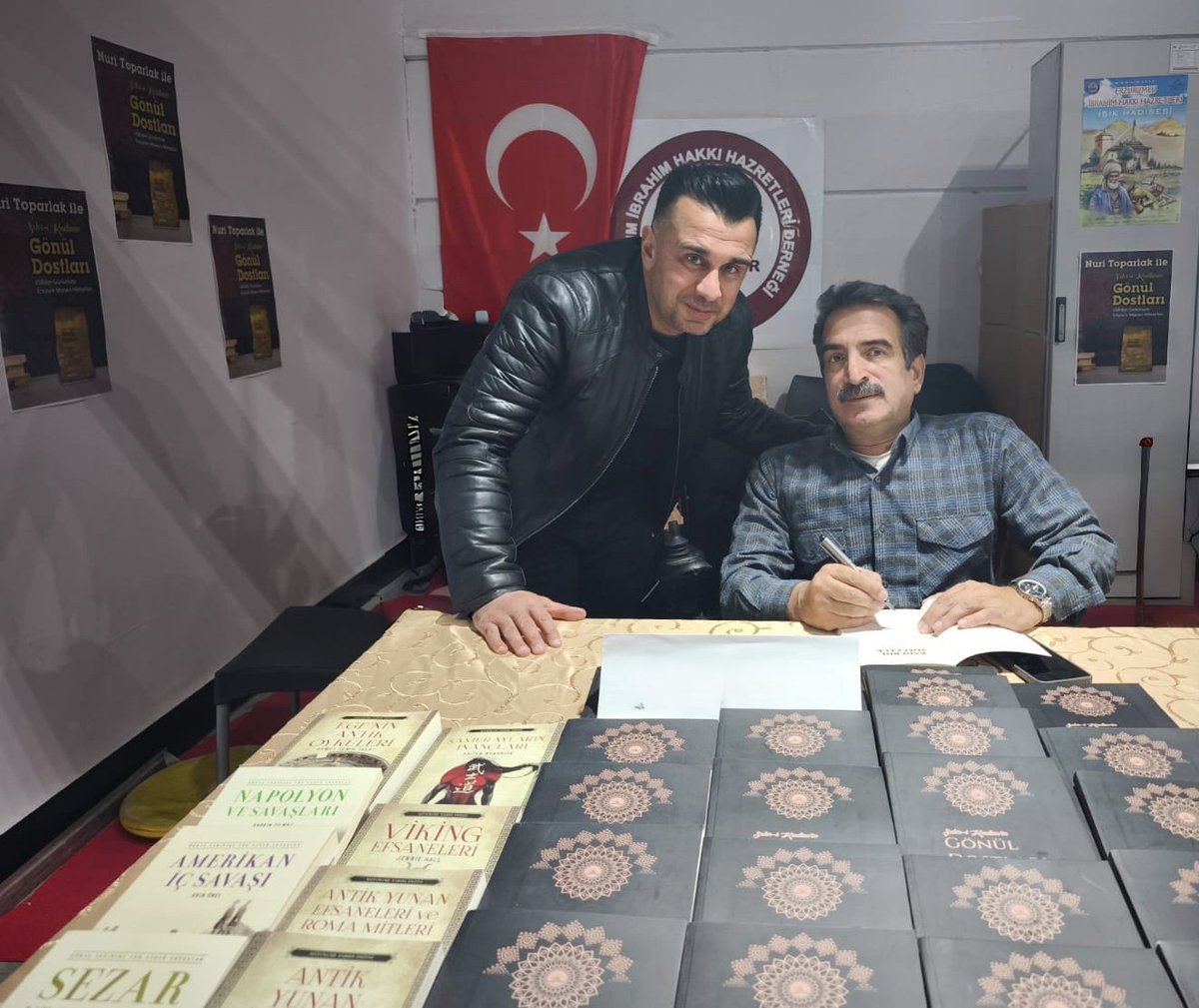 Doğu Anadolu Erzurum 7. Kitap Fuarı Ziyareti ve Kitap İmza Etkinliği