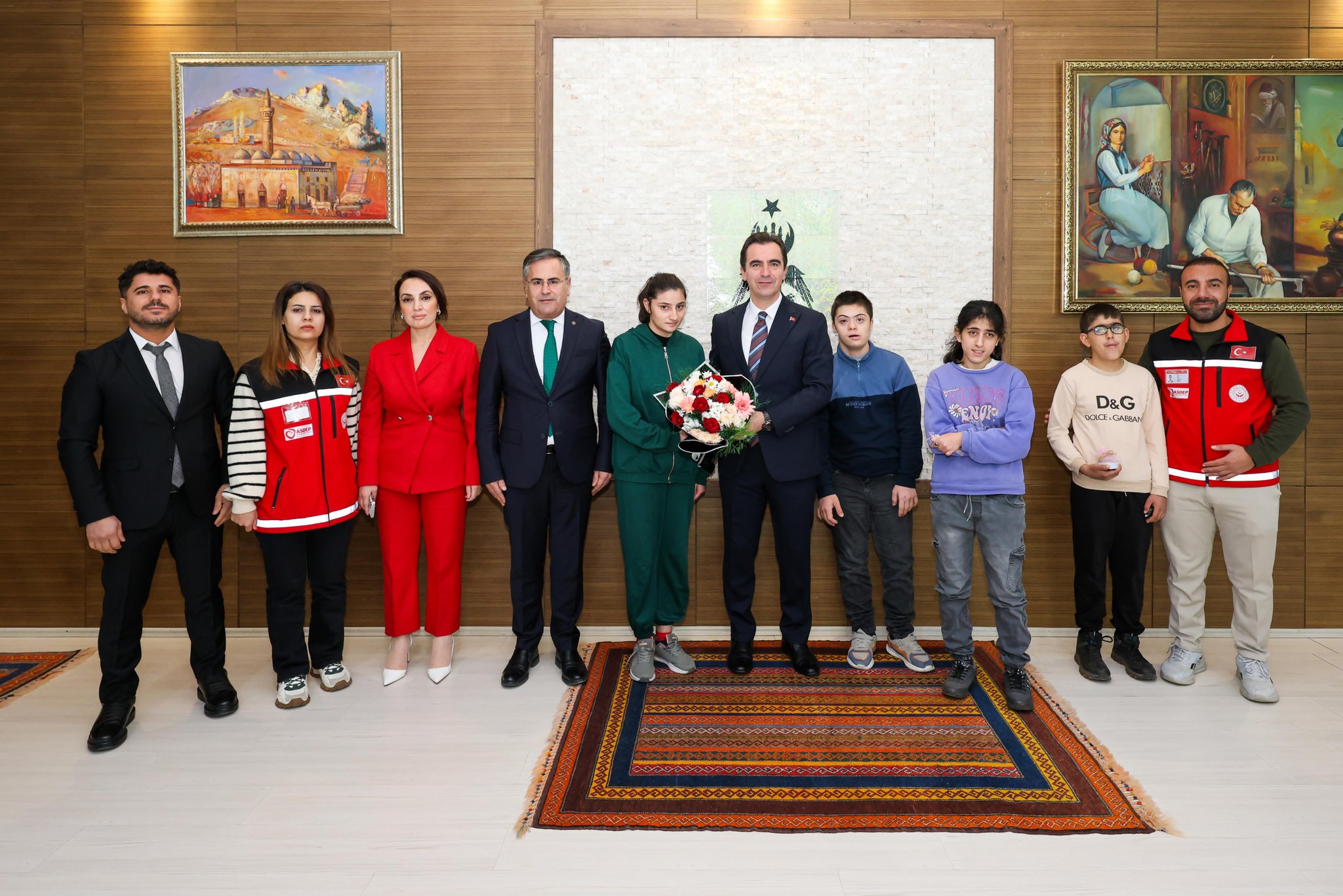 3 Aralık Dünya Engelliler Günü kapsamında özel öğrencilerimiz, Valimiz Sayın Ahmet Karakaya’yı makamında ziyaret ettiler