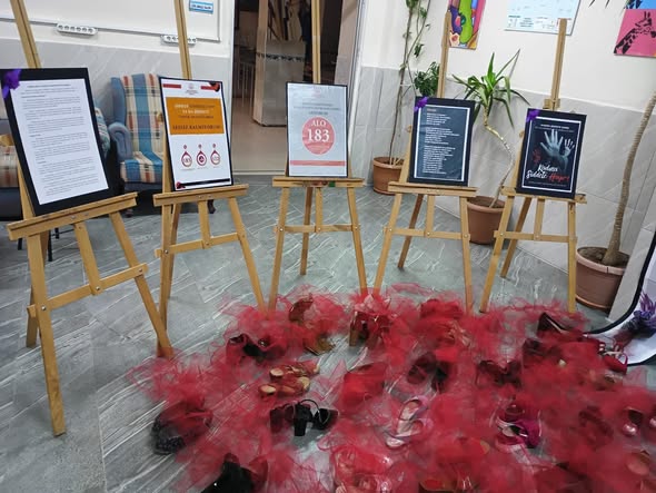 25 Kasım Kadına Yönelik Şiddete Karşı Uluslararası Mücadele Günü Kapsamında Hacıbektaş İlçesi Halk Eğitim Merkezi Müdürlüğü ile Farkındalık Faaliyeti Gerçekleştirildi