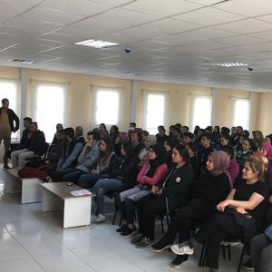 “25 Kasım Kadına Yönelik Şiddete Karşı Uluslararası Mücadele ve Dayanışma Günü” Kapsamında Düzenlenen Bilgilendirme Toplantımız - fotoğraf 6