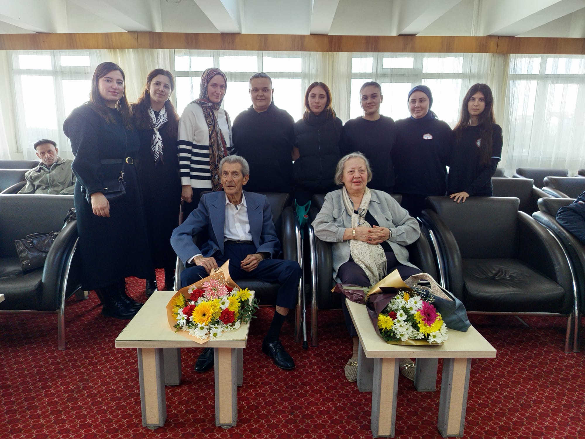 Huzurevinde Kalan Öğretmenlerimiz Öğretmenler Günü Nedeniyle Ziyaret Edildi.