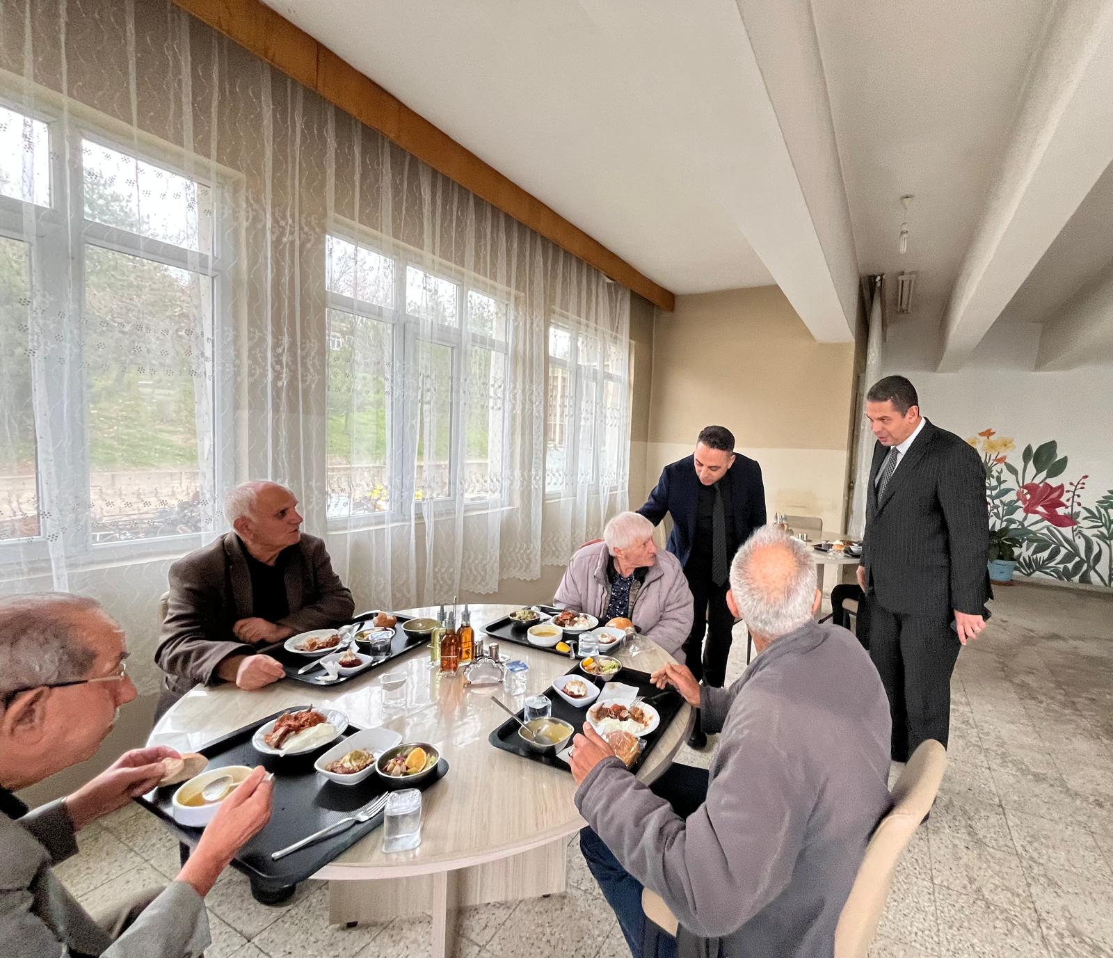 İl Müdürümüz Harun TOHUMCU Edirne Huzurevinde Kalan Yaşlılarımızı Ziyaret Etti.