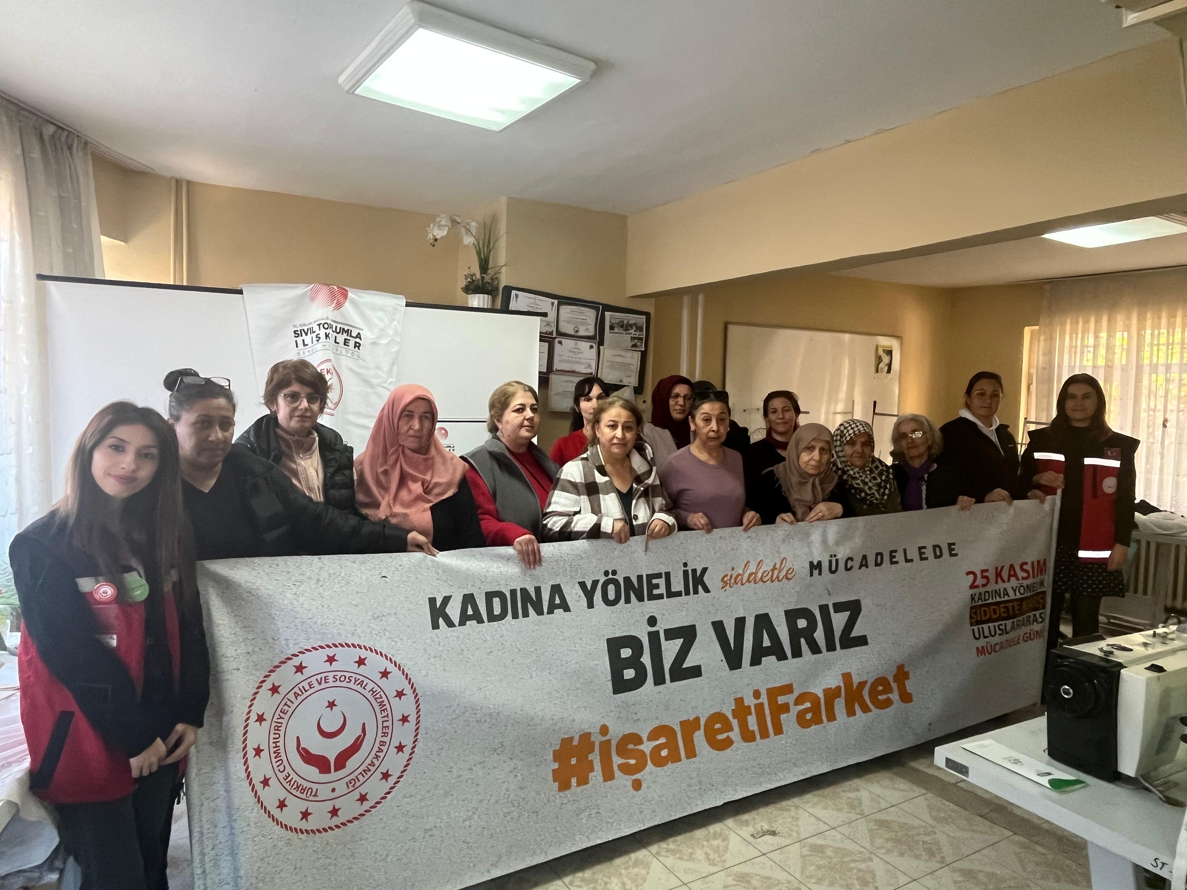 Kadın Kursiyerlere Kadına Yönelik Şiddetle Mücadele Eğitimi Verildi.