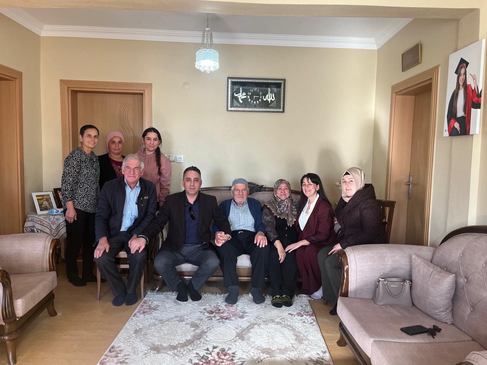 4 Kuşak ve 5 Kuşağın Bir Arada Yaşadığı Aileye Ziyaret Gerçekleştirildi.