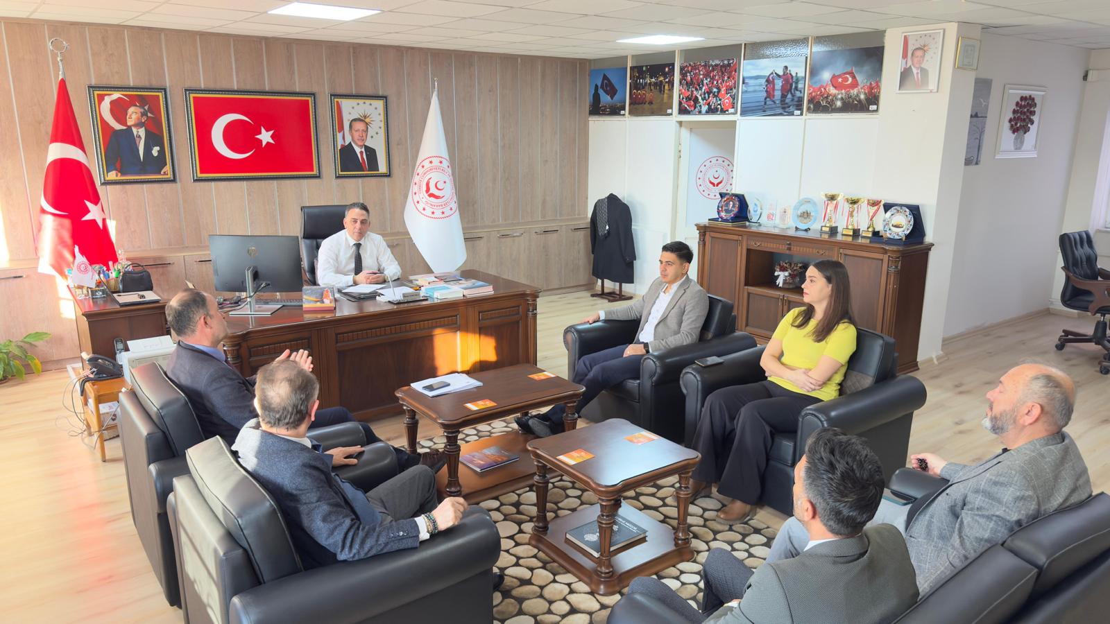 Edirne Aile ve Sosyal Hizmetler İl Müdürlüğü'nde Haftalık Değerlendirme Toplantısı Gerçekleştirildi.