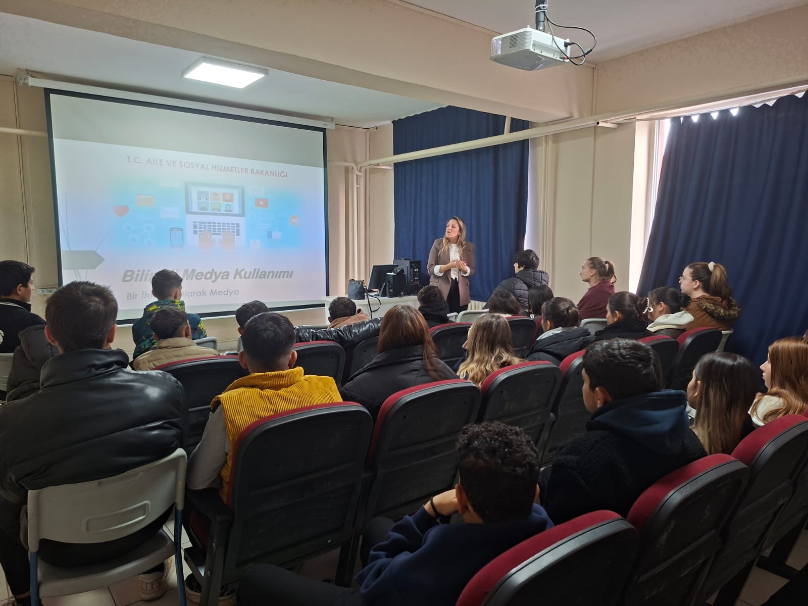 Bilinçli Medya Kullanımı Eğitimi Verildi.