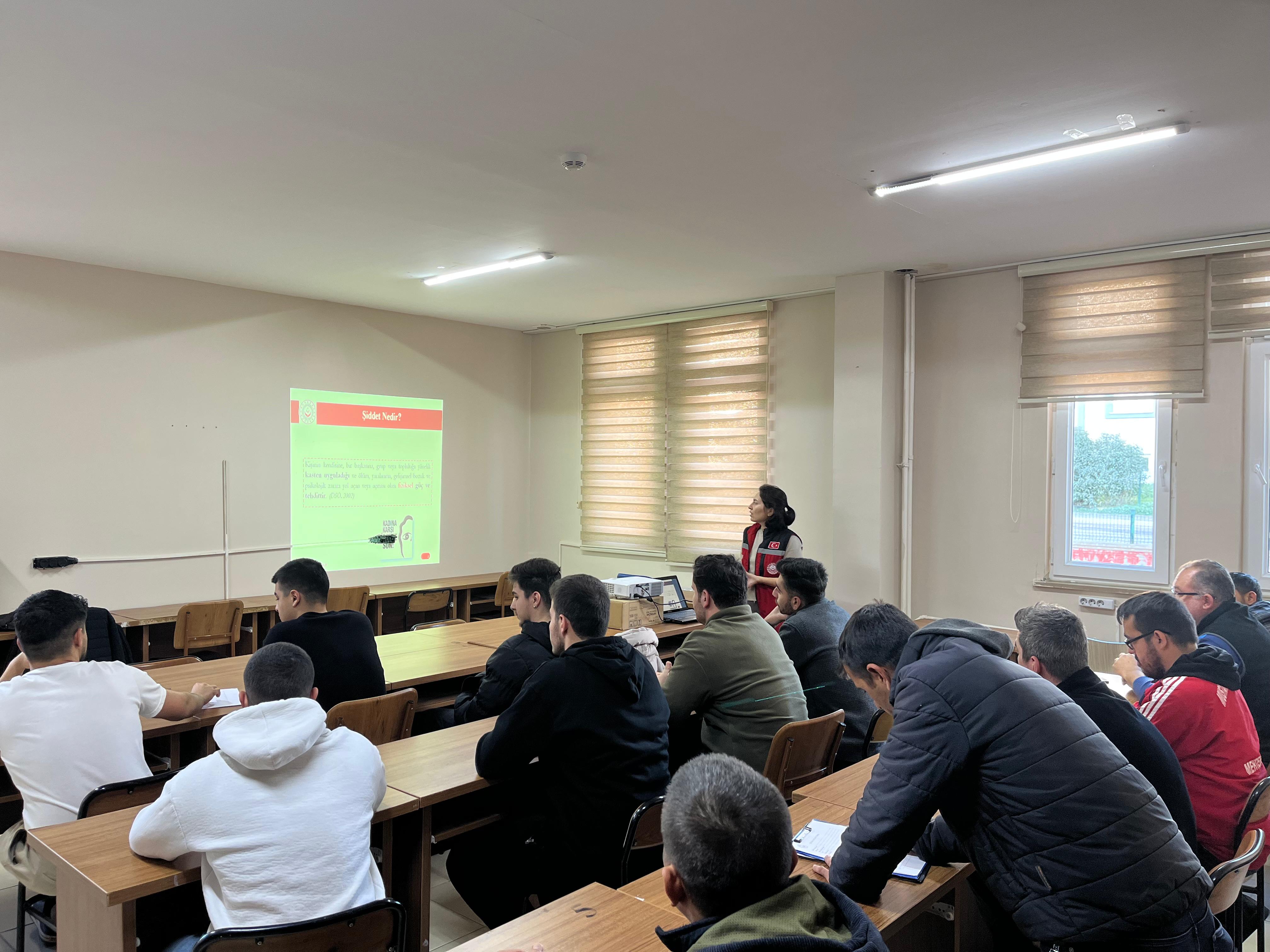 Gazi Evrenos Yurt Müdürlüğü KYK Erkek Yurdu Öğrencilerine Kadına Yönelik Şiddet Eğitimi Verildi.