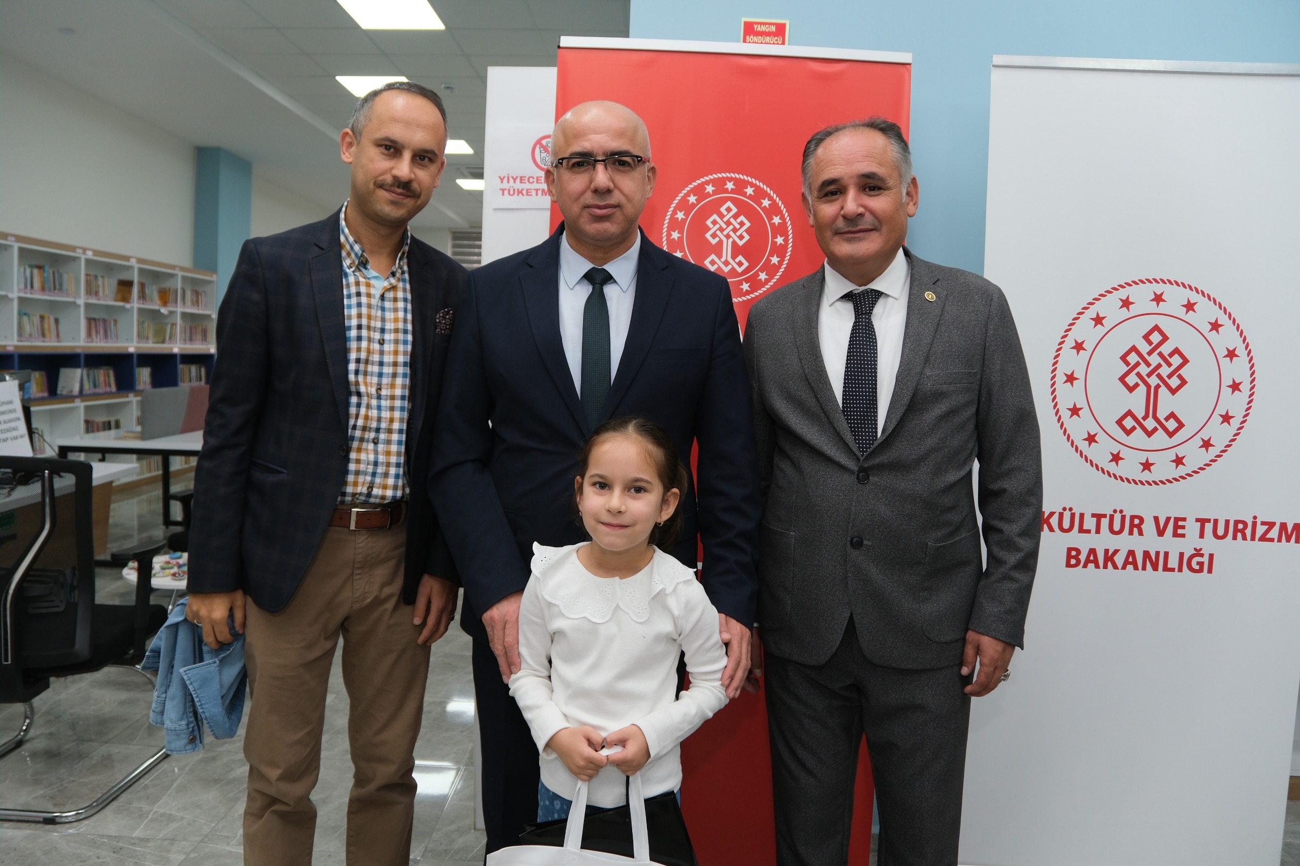 Müdürlüğümüz ve İl Kültür ve Turizm Müdürlüğü İş Birliğiyle Çocuk Kitapları Haftası Etkinliği Düzenlendi