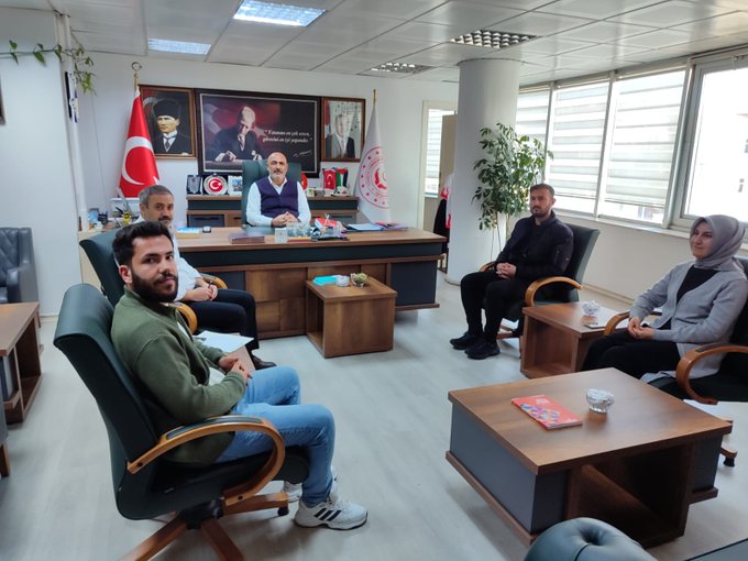 İl Müdürümüz Abdulbari AKSOY, çocuk hizmetleri ve bağlı kuruluşlardaki sağlık personeliyle değerlendirme toplantısı yaptı. 