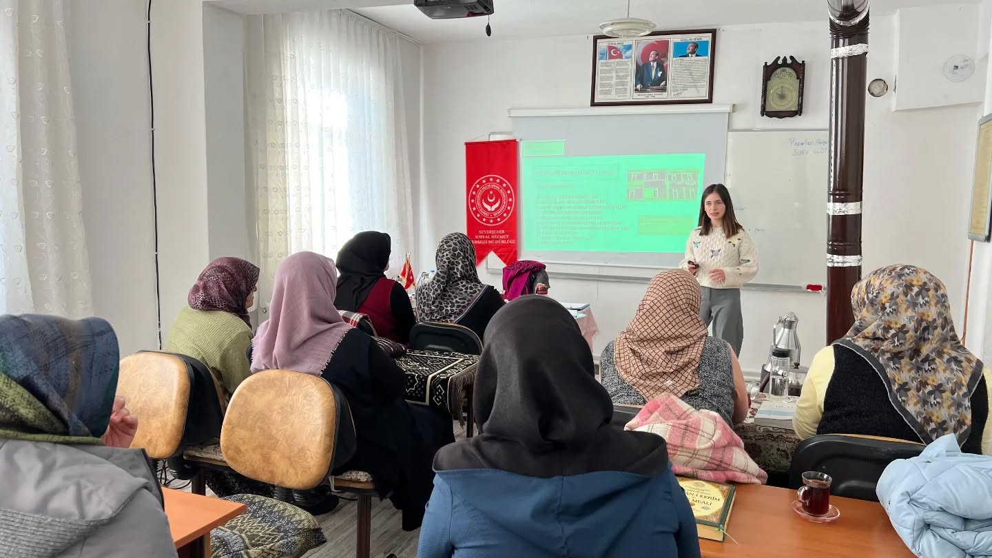 "Değerlerin Edinmesinde Ailenin Rolü" Sunumu Gerçekleştirildi