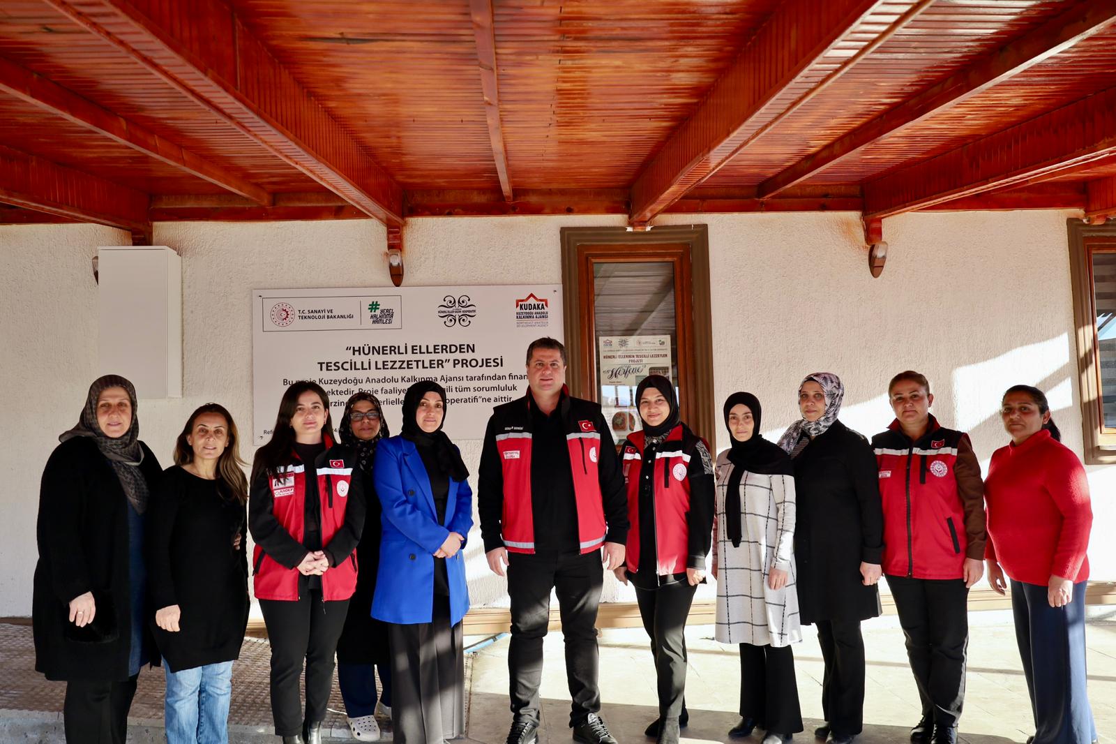 S.S. Hünerli Eller Kadın Girişimi Üretimi ve İşletme Kooperatifini İl Müdürümüz Sayın Serdar Demirci Ziyaret Etti.