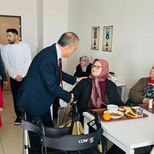 Hilmi Hafize Evin Huzurevine Ziyaret - fotoğraf 3