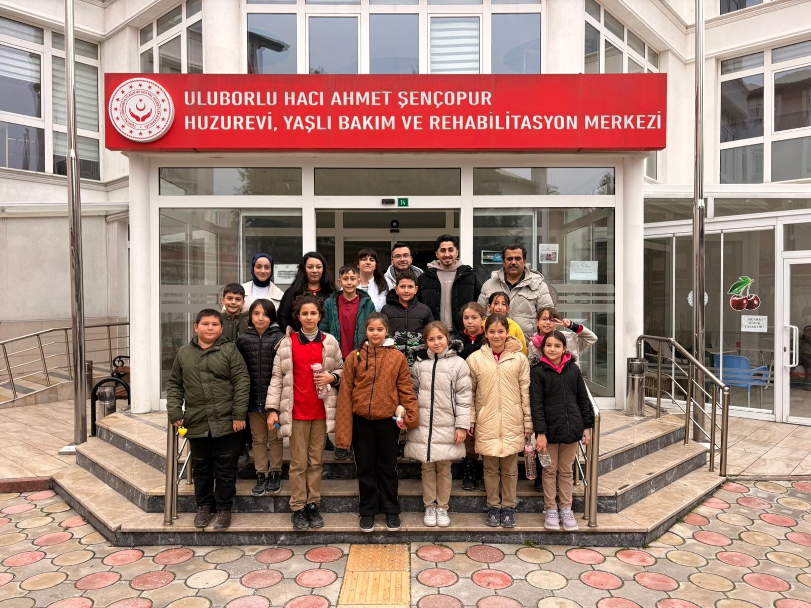 Paylaşılan Anılar, Gülümseyen Yüzler