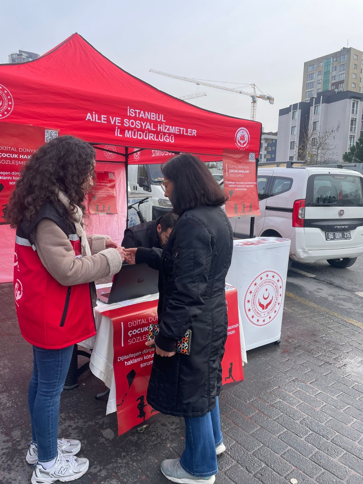 İl Genelinde Sahaya Çıkan Ekiplerimiz 'Dijital Dünyada Çocuk Hakları Sözleşmesi' Kapsamında Farkındalık Çalışmalarına Devam Ediyor