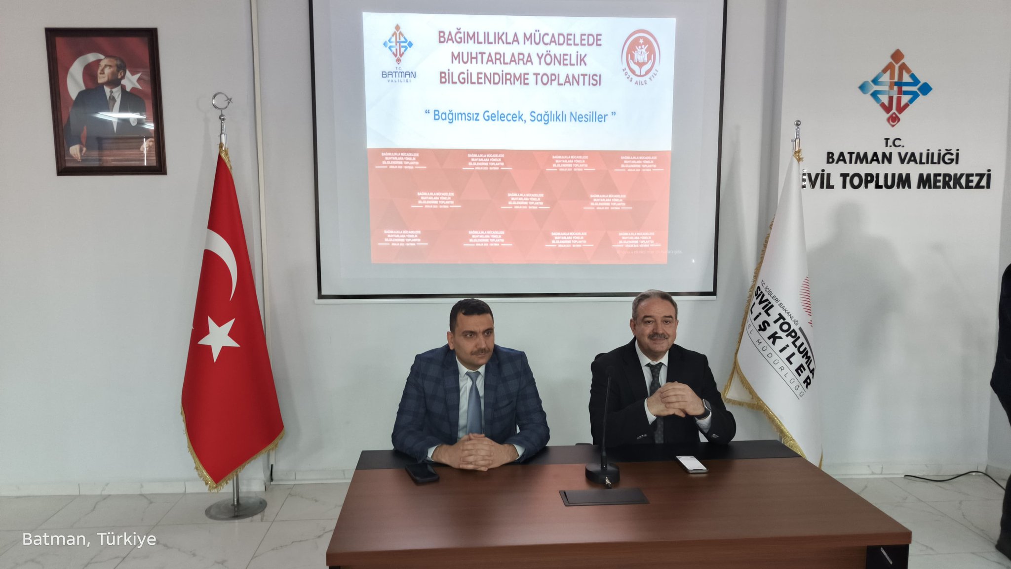 Muhtarlarımızla Sivil Toplum Merkezi’nde (STM) “Bağımlılıkla Mücadelede Batman Modeli  Çalıştayı"