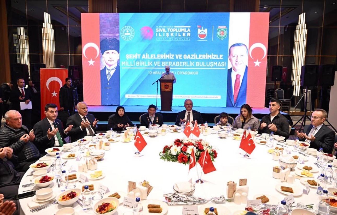  Diyarbakır’da Şehit Aileleri ve Gazilerle Birlik Buluşması