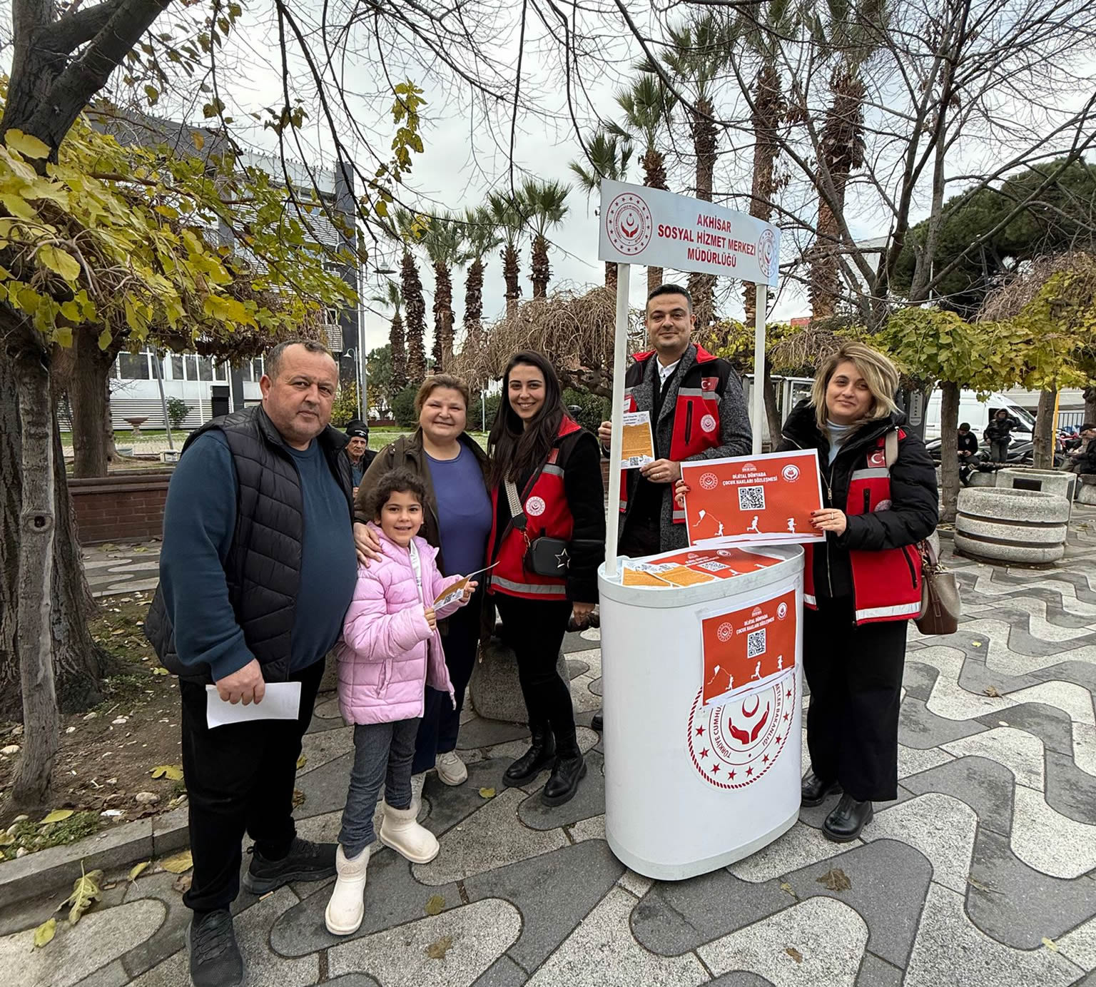 Akhisar’da “Dijital Dünyada Çocuk Hakları Sözleşmesi İmza Kampanyası” Tanıtımı Yapıldı