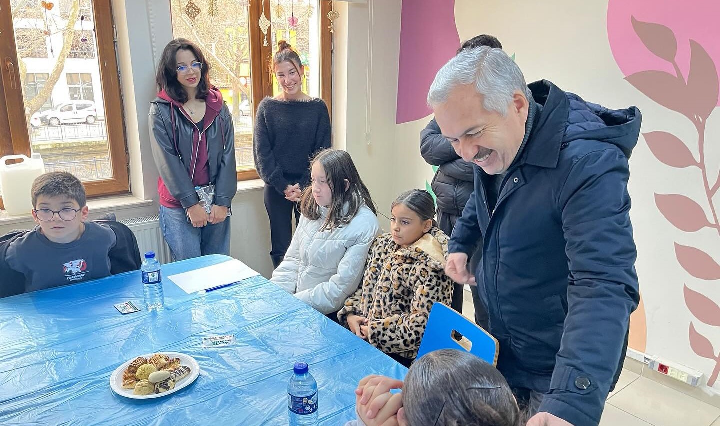 👩‍🎨🎨 Sanatla Gülen Yüzler Mutlu Çocuklar 🙂