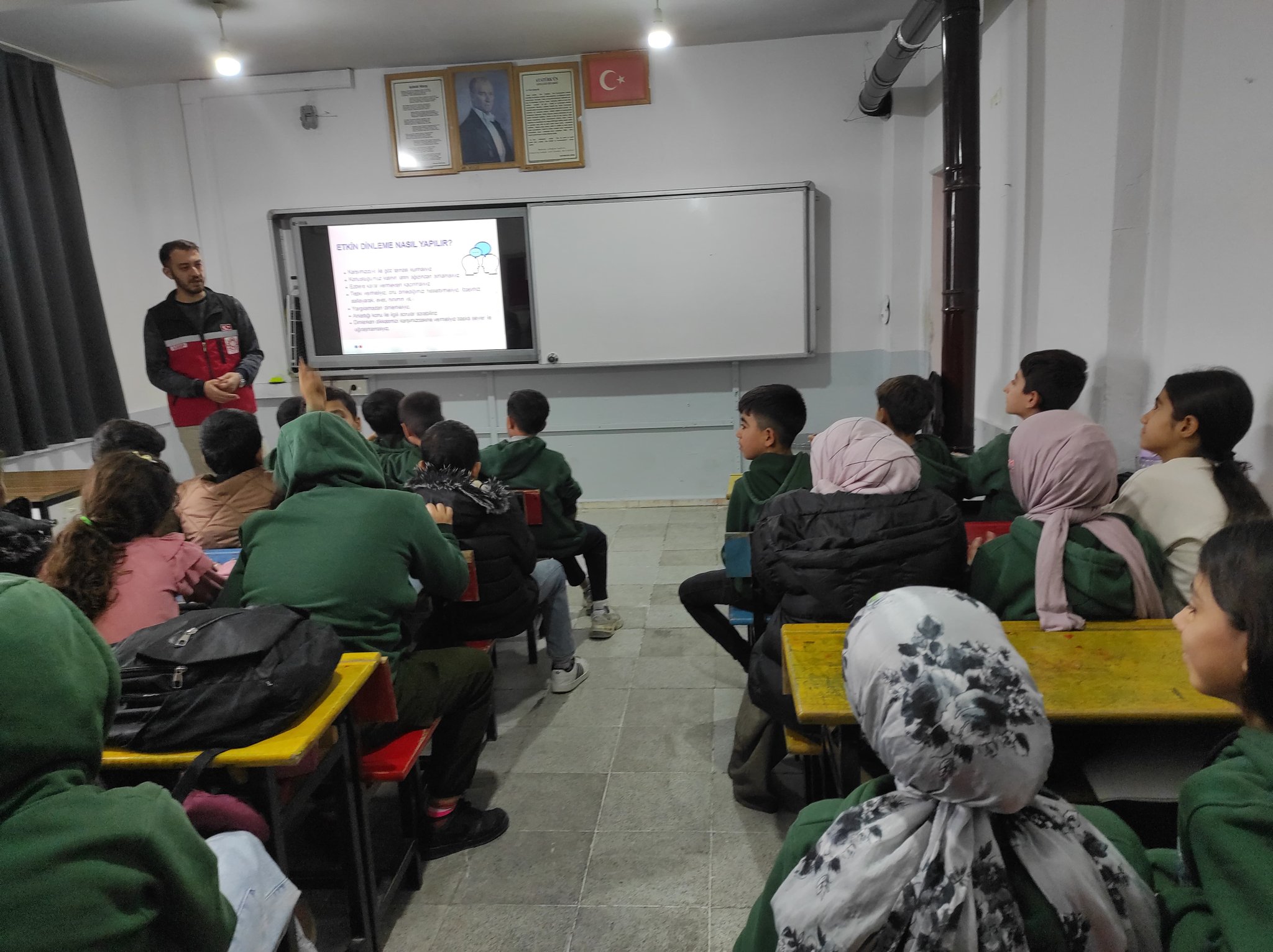 "Akran Zorbalığı ve Etkili İletişim Becerileri" eğitimi