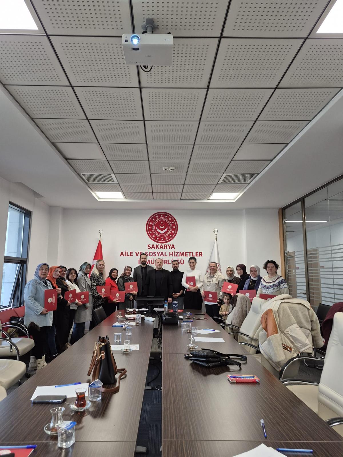 MODÜLER AİLE EĞİTİM PROGRAMI SAKARYA BÜYÜKŞEHİR BELEDİYE İLE TAMAMLANDI.