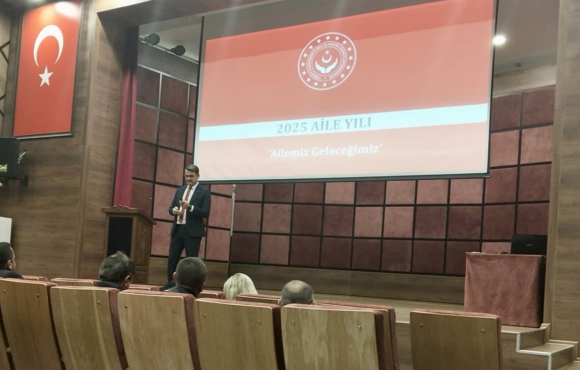 Muhtarlara ‘Aile Yılı Tanıtımı’ Gerçekleştirildi