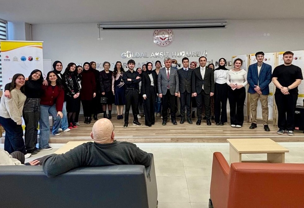 Kuşaklar Arası Gönül Bağı Projesi kapsamında Huzurevimizde Çeşitli Tiyatro Oyunları Sahnelendi