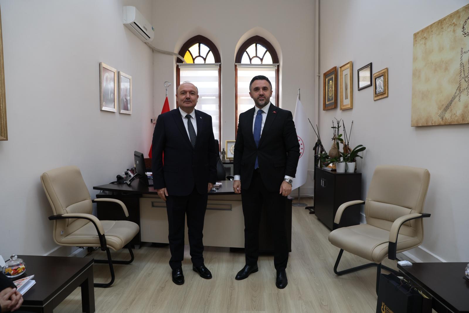 Esenyurt Üniversitesi Rektörü Prof. Dr. Süleyman Özdemir ve Heyeti, İl Müdürümüz Sn. Ömer Turan’ı Makamında Ziyaret Etti