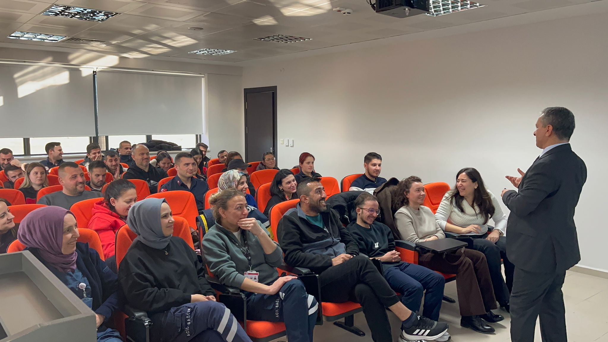 İl Müdürlüğümüz Eğitim Birimi tarafından Kırklareli 112 Acil Çağrı Merkezi Müdürlüğü personeline yönelik “Kadına Yönelik Şiddetle Mücadele Farkındalık”  eğitimi düzenlendi.