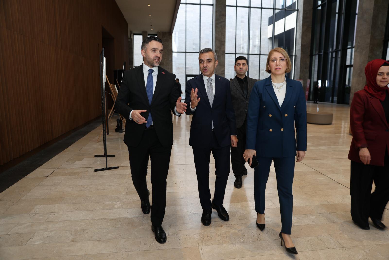 Kıymetli Şehit yakını ve Gazi ailelerimizin yaptığı eserler, İstanbul Atatürk Kültür Merkezi’nde sergilemiştir