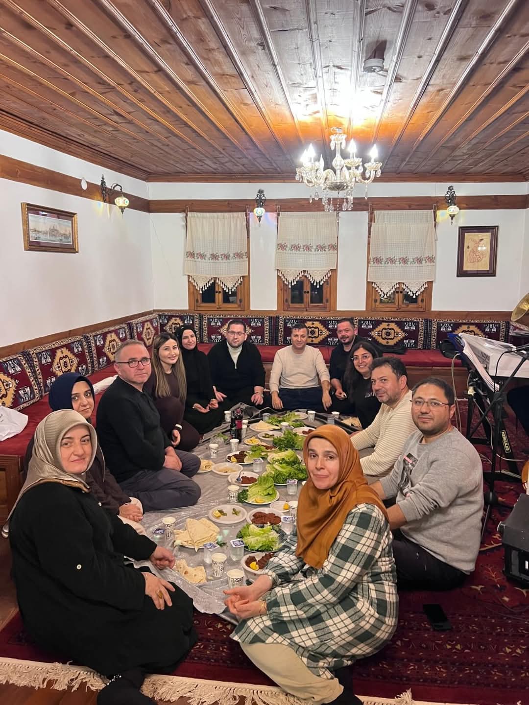 Birlikte Olmanın Gücüyle Aynı Sofrada Aynı Ezgide