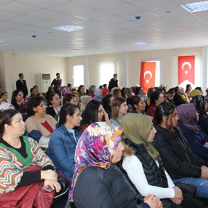 “Uluslararası Kadına Yönelik Şiddetle Mücadele Günü” Kapsamında Düzenlenen Konferansımız - fotoğraf 30