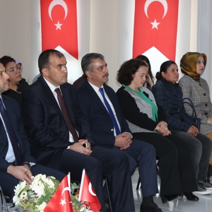 “Uluslararası Kadına Yönelik Şiddetle Mücadele Günü” Kapsamında Düzenlenen Konferansımız - fotoğraf 7