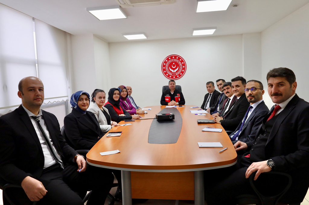 2025 Yılının Son İl Müdürlüğü Değerlendirme Toplantısı İl Müdürümüz Sayın Serdar Demirci Başkanlığında İlgili Birim Amirlerinin Katılımıyla Gerçekleştirildi.