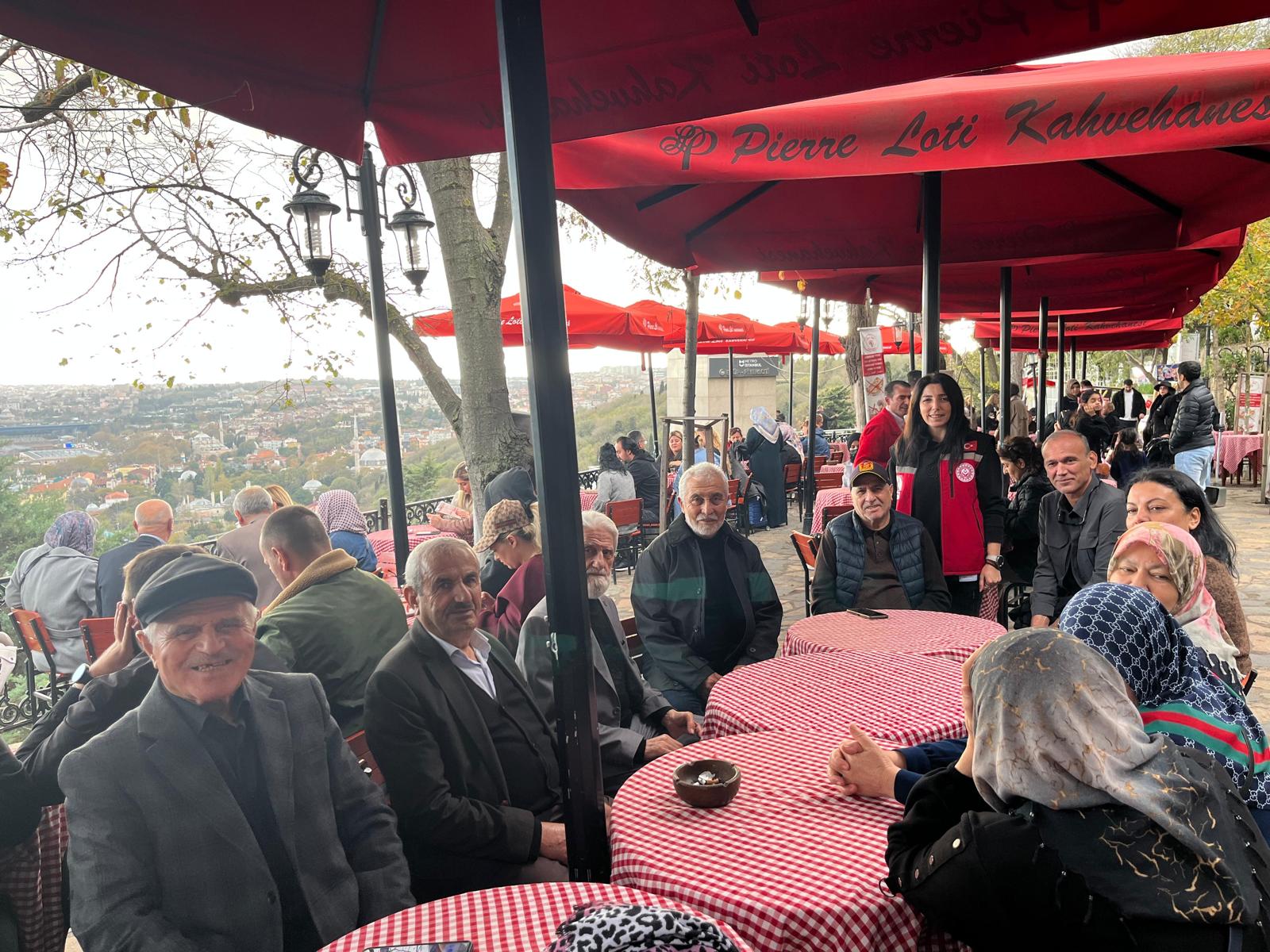 Kahraman Gazilerimiz, Gazi Ailelerimiz ve Kıymetli Şehit Yakınlarımızla birlikte ilimiz genelinde geziler ve etkinlikler düzenlemeye devam ediyoruz.