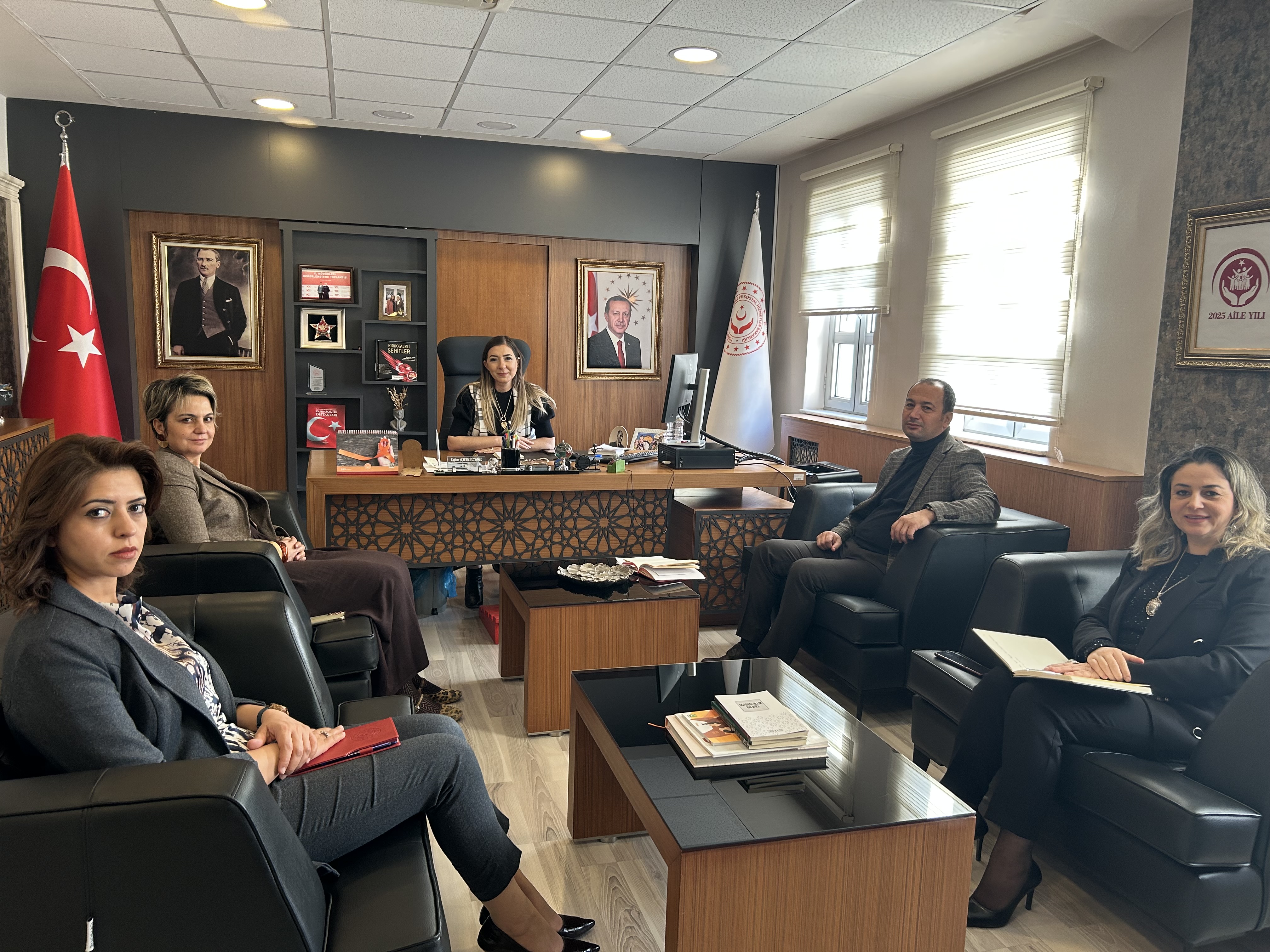 İl Müdürümüz Sayın Çiğdem AÇIKYILDIZ KAZEL, İl Müdür Yardımcılarımız ve Şube Müdürlerimiz ile haftalık değerlendirme toplantısı gerçekleştirdi.