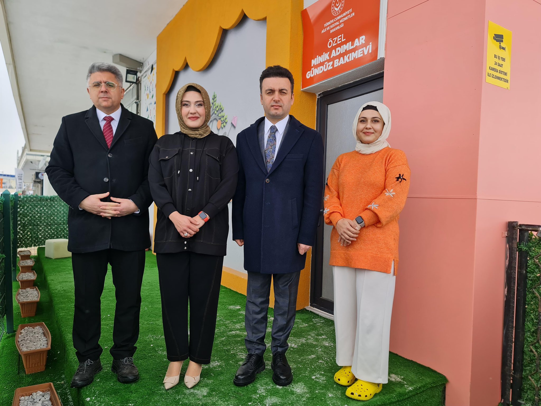 Vali Yardımcımız Sayın İhsan Maskar, İl Müdürümüz Özgür Kırmızıtaş ile birlikte;  Minik Adımlar Gündüz Bakımevi  Kılavuz Kreş ve Gündüz Bakımevini ziyaret etti.