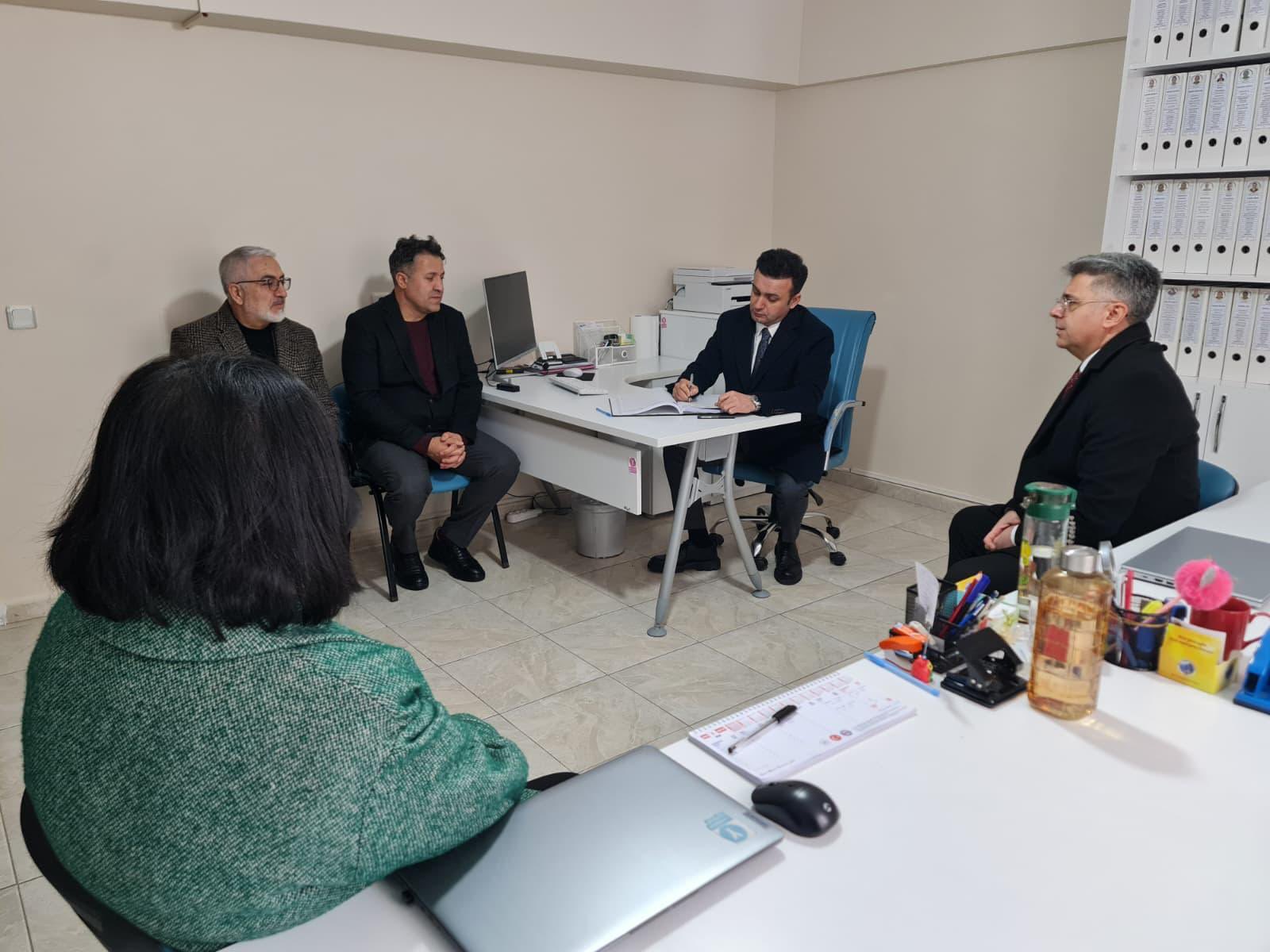 Vali Yardımcımız Sayın İhsan Maskar, İl Müdürümüz Sayın Özgür Kırmızıtaş ile birlikte;  Karahan Bakım Merkezi  Sivas Bakım Merkezi