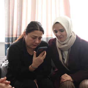 Bakanımız Göktaş’tan İstanbul'da öldürülen Atlas Çağlayan'ın ailesine taziye ziyareti - fotoğraf 3