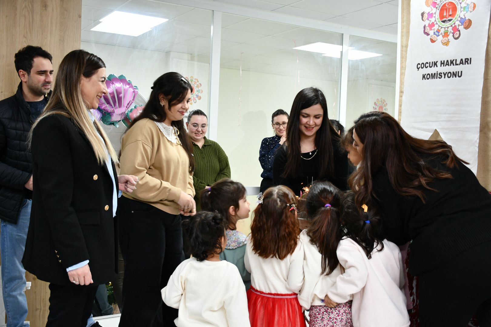 İl Müdürümüz Sayın Çiğdem AÇIKYILDIZ KAZEL ve Kırıkkale Barosu Çocuk Hakları Komisyon üyeleri, kuruluşlarımızda kalan çocuklarımızla birlikte Oyun Evinde düzenlenen etkinliğe katılım sağladı.