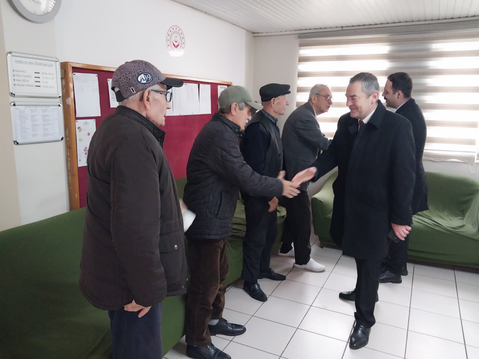 İl Müdürümüz Bilgin ÖZBAŞ’tan Kırklareli Huzurevi Yaşlı Bakım ve Rehabilitasyon Merkezi’ne Ziyaret