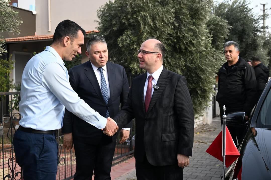 Valimiz ve İl Müdürümüzden 15 Temmuz Gazisi Başkomiser İrfan Paksoy’a Hane Ziyareti