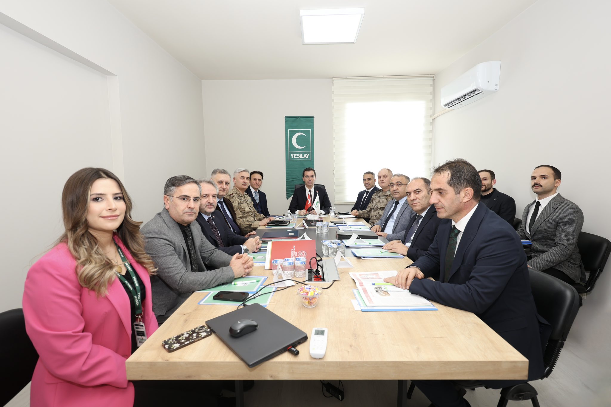 Valimiz Sayın Ahmet Karakaya başkanlığında, Bağımlılıkla Mücadele İl Koordinasyon Kurulu Toplantısı gerçekleştirildi